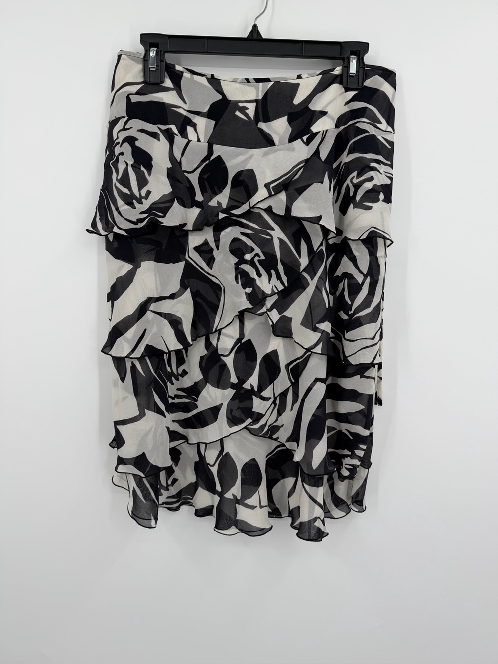 Carlisle 100% Silk Tiered Ruffle Skirt Sz 8 Black White Rose Print Y2K Vintage
